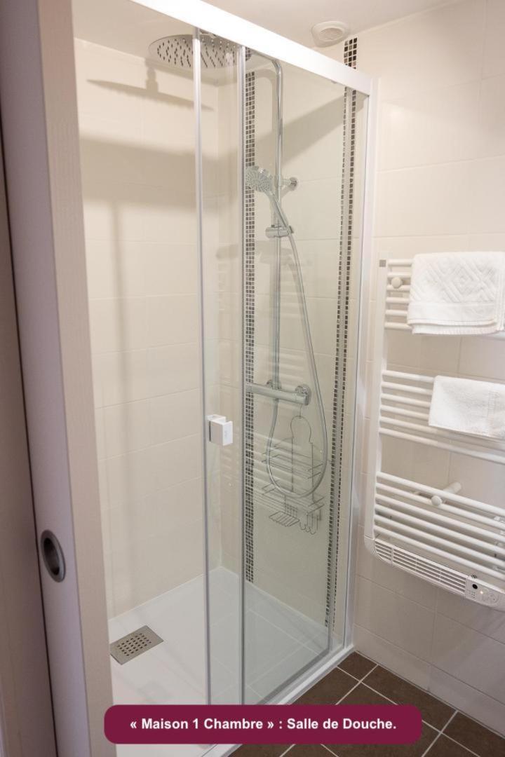 Le Chant Des Sources, Gites Et Chambres D'Hotes Avec Vue A Gimel-Les-Cascades Chambre photo